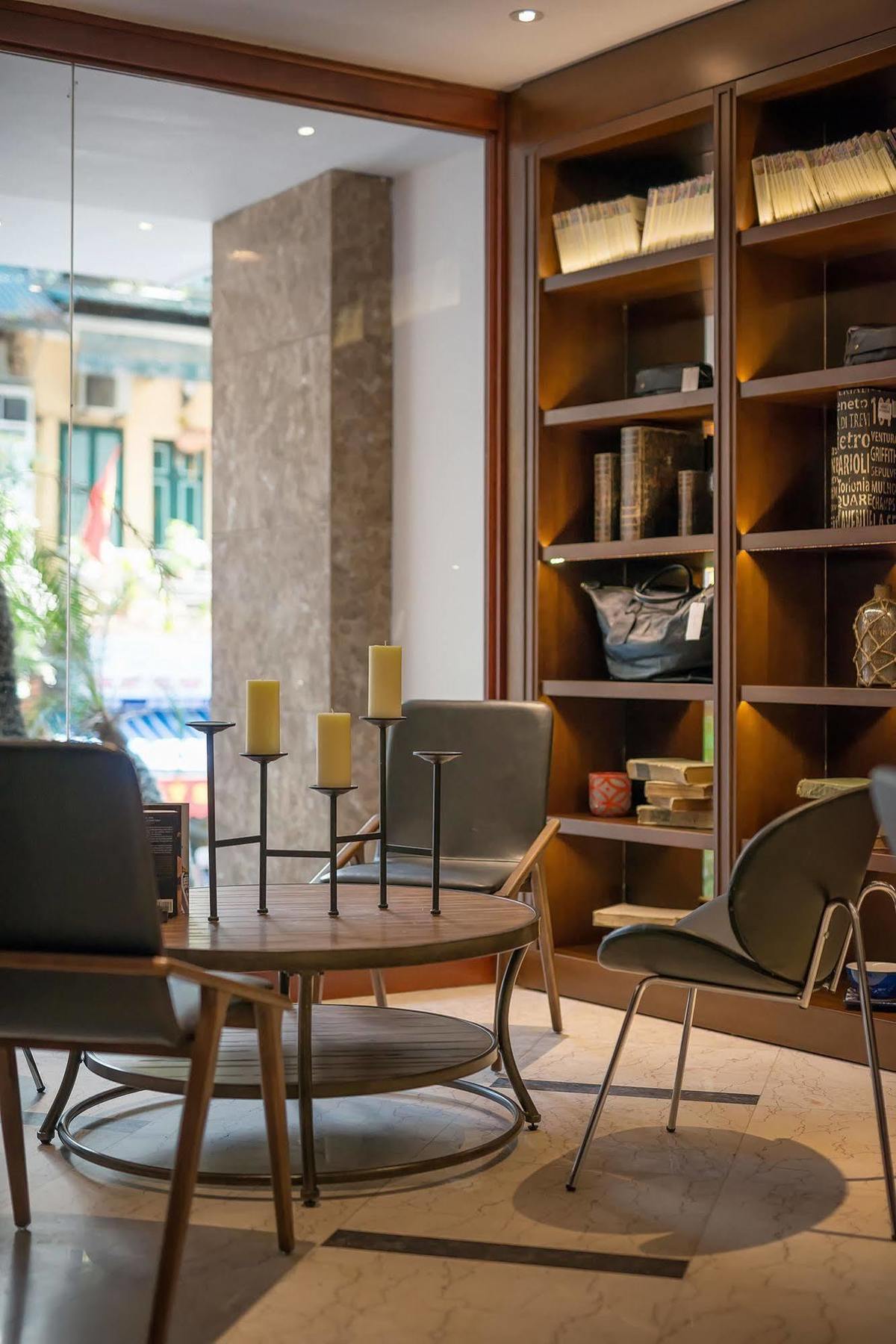 E Luxury & Restaurant Hanoï